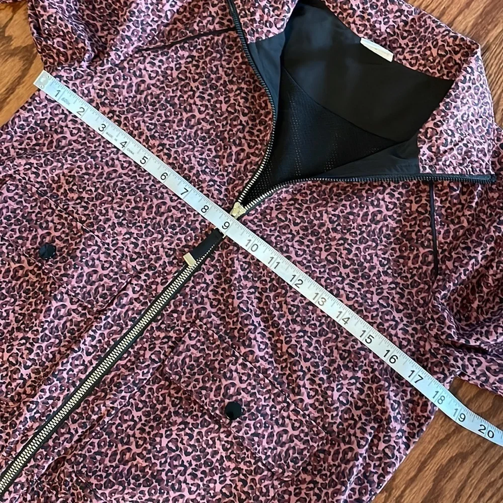 NWOT Chicos ZENERGY cheetah zip lightweight windbreaker jacket pink black 2P 00P